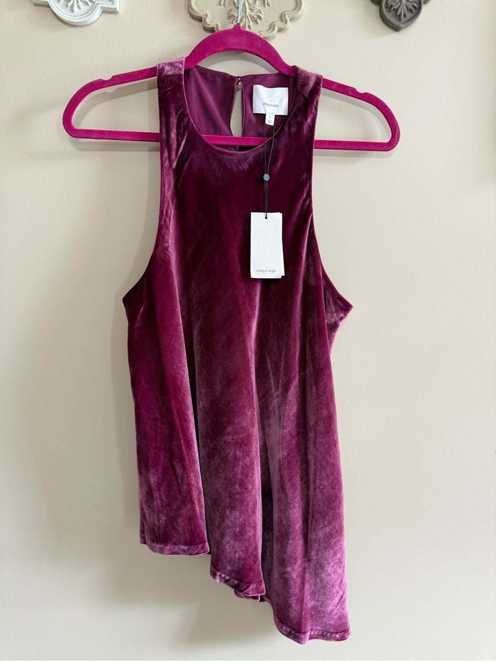 NWT Cinq à Sept Dylan Velvet Gooseberry Asymmetric Drape Racerback Top Sz L